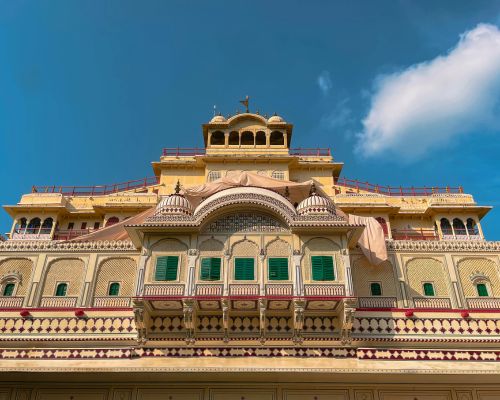 tour-listing-details-slide