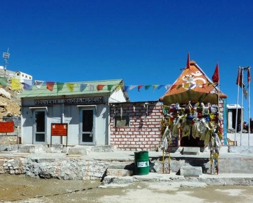 tour-listing-details-slide